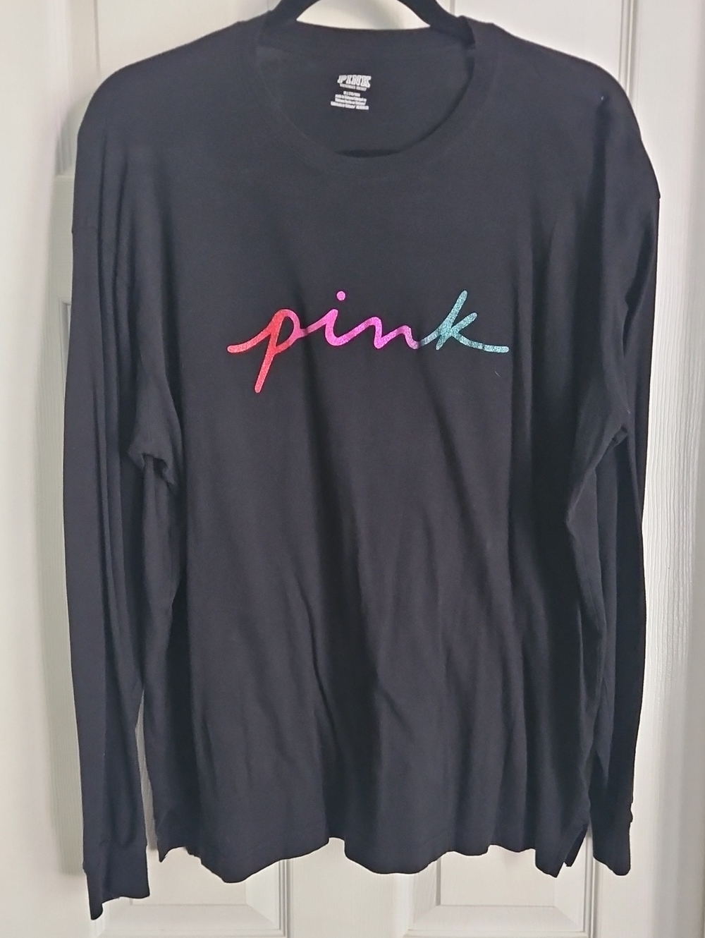 PINK Victoria's Secret Black Long-Sleeve Tee with Gradient Script Logo MED